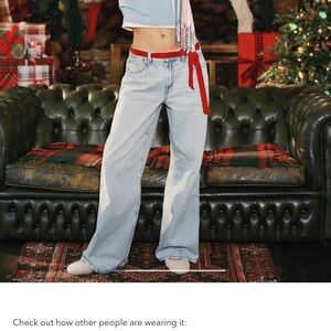 american eagle ultra wide leg low rise jeans 
size 8 short
never worn